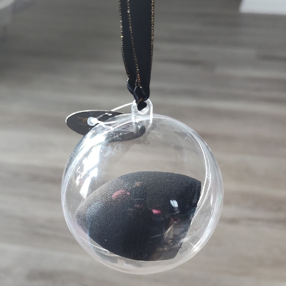 🌀3 ITEM$6🌀🆕Black Beauty Blender Sponge - Picture 1 of 4
